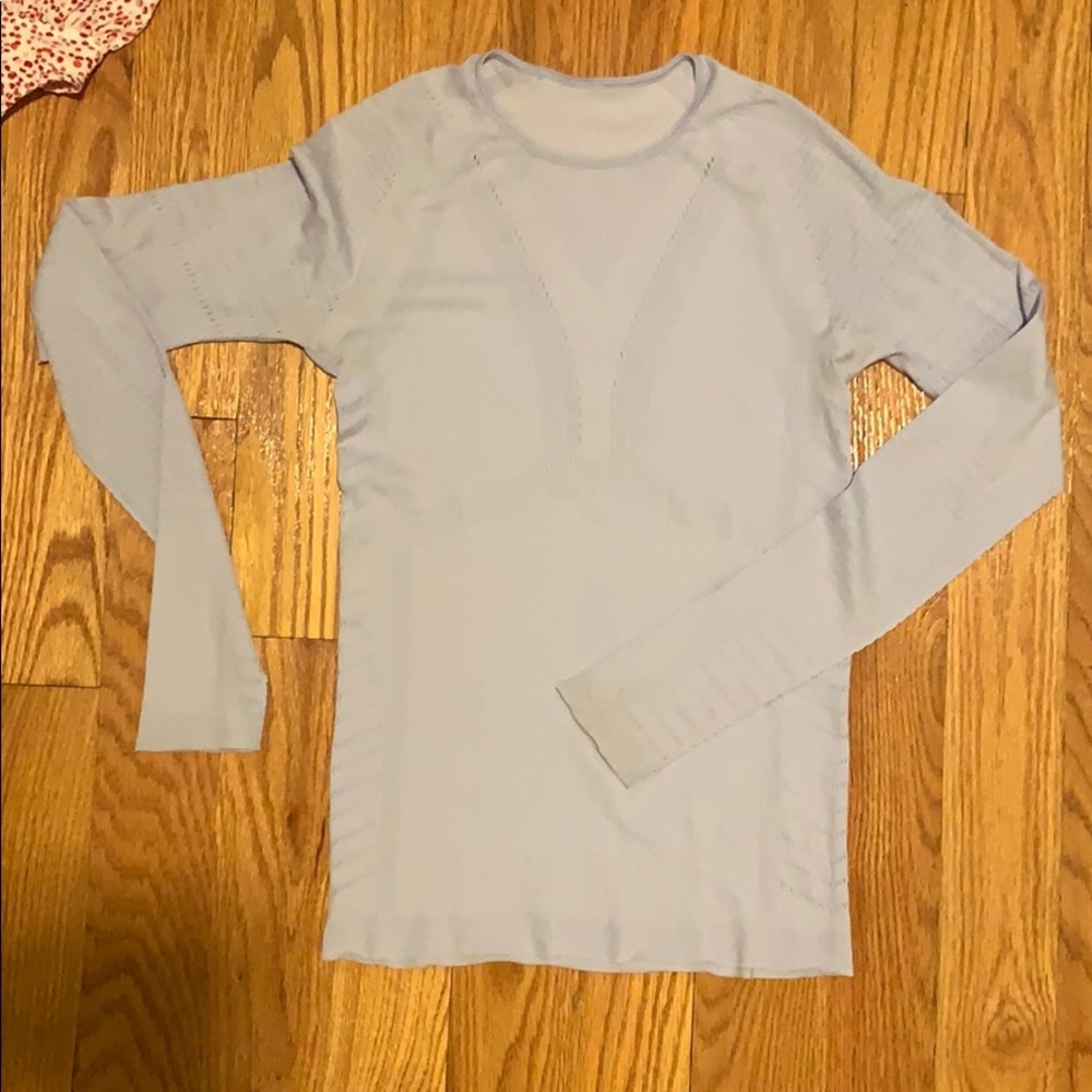 Lulu lemon Periwinkle seamless lightweight top
